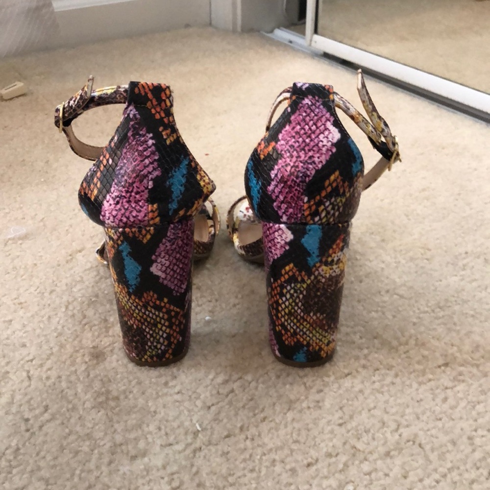 Heels - Picture 3 of 4